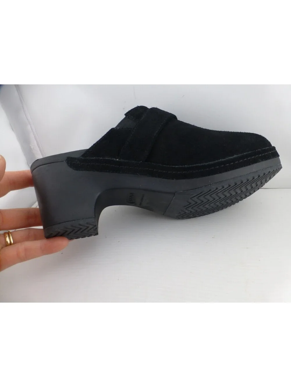 Crocs Triple Comfort Black Suede Clogs Women's Size 7 Slip On Block Heel M13